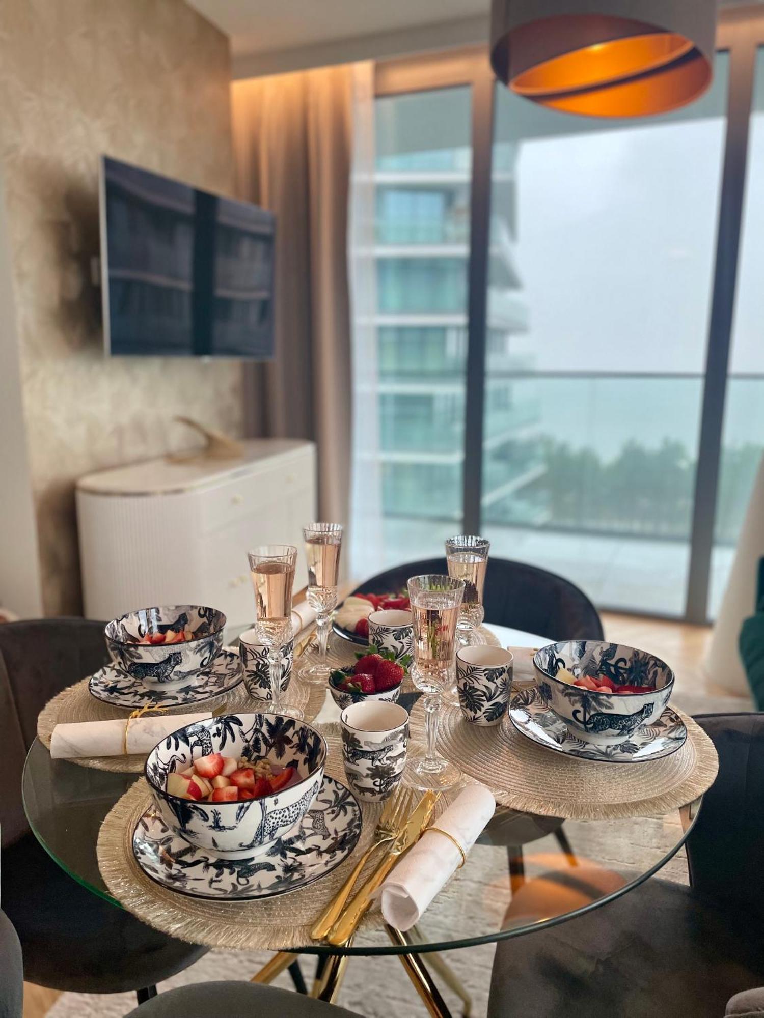 Wave Apartment Tyballtic 7Th Floor With Two Bedrooms And Sea View! Мендзиздрое Екстериор снимка